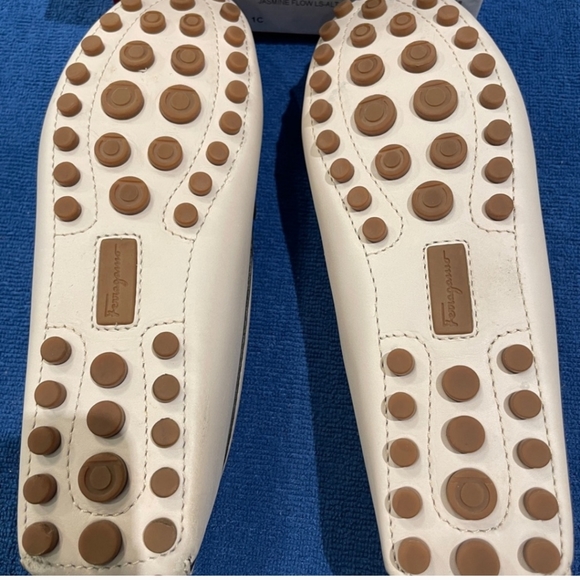 ☆☆Sold ☆ Sold ☆☆SALVATORE FERRAGAMO loafers - Picture 6 of 8